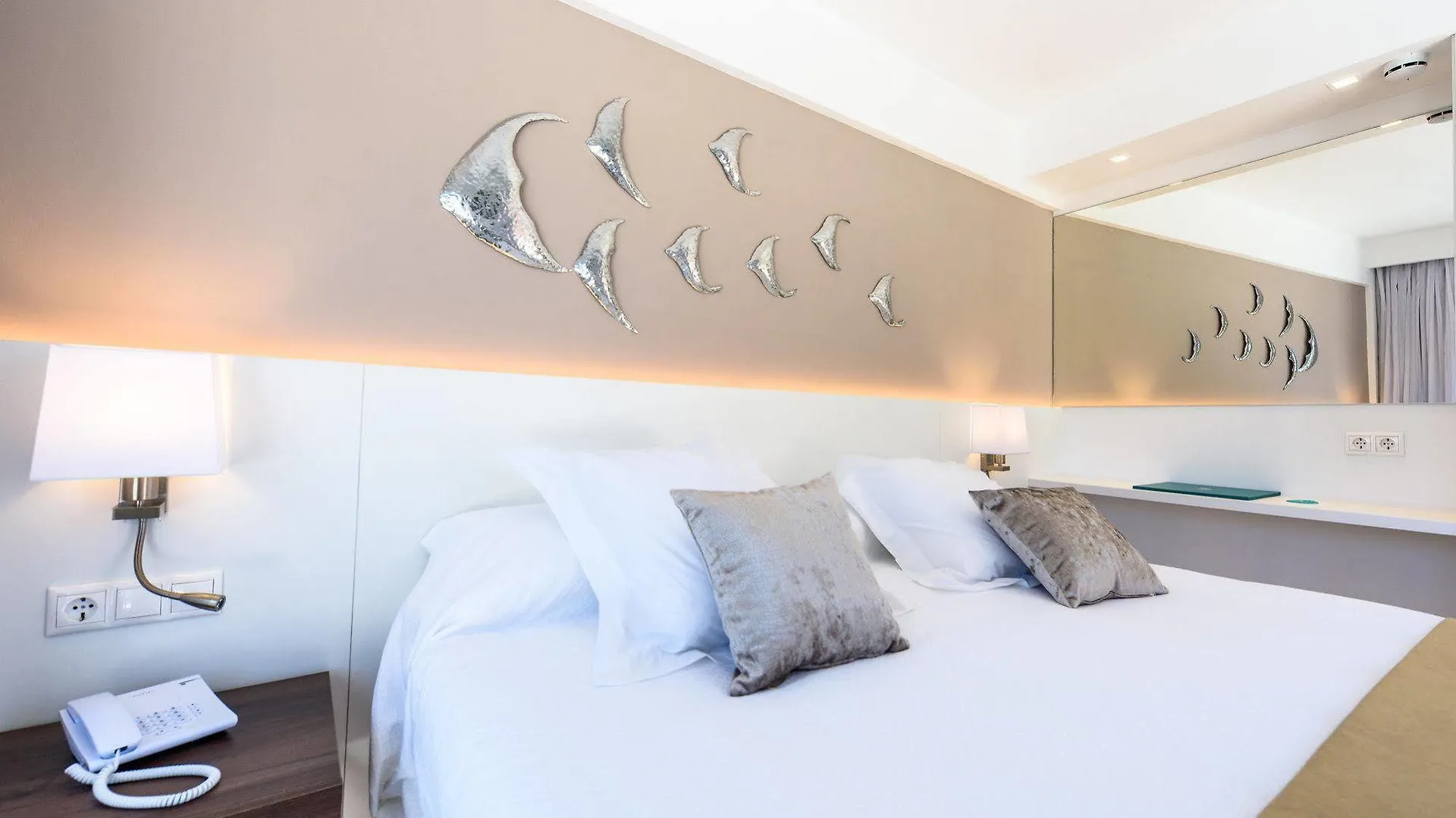 Plaza Santa Ponsa Boutique - Adults Only. Hotel 4*,  Spain