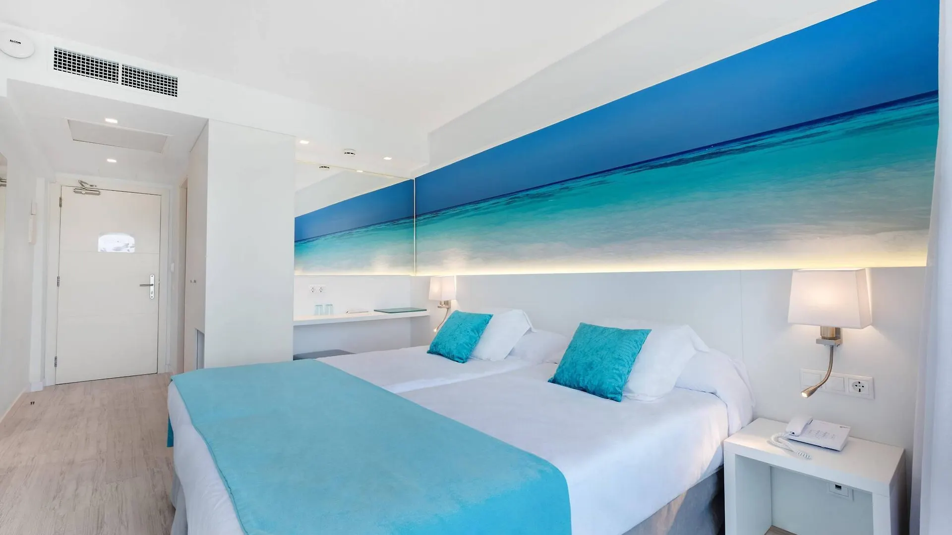 Plaza Santa Ponsa Boutique - Adults Only. Hotel 4*,