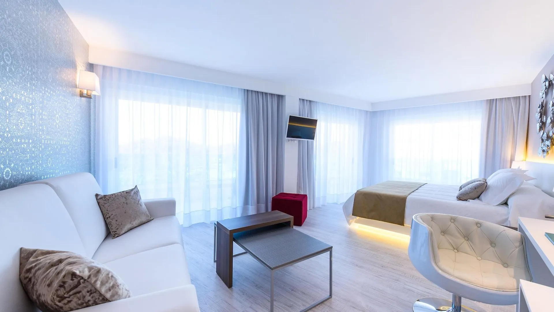 Plaza Santa Ponsa Boutique - Adults Only. Hotel 4*,  Spanyolország